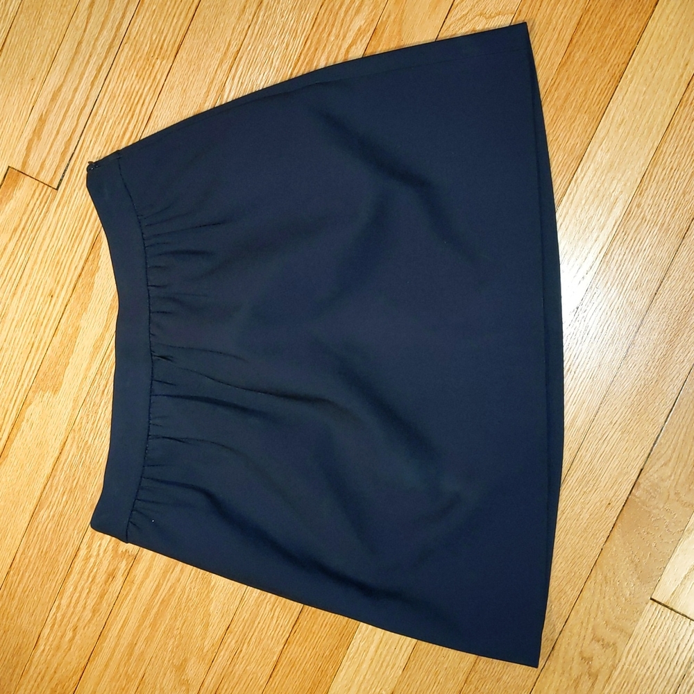 J Crew crepe navy side-zip skirt with pockets, size 6